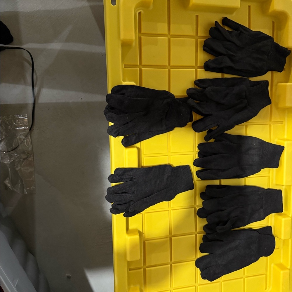 Black Knit Gloves Set
